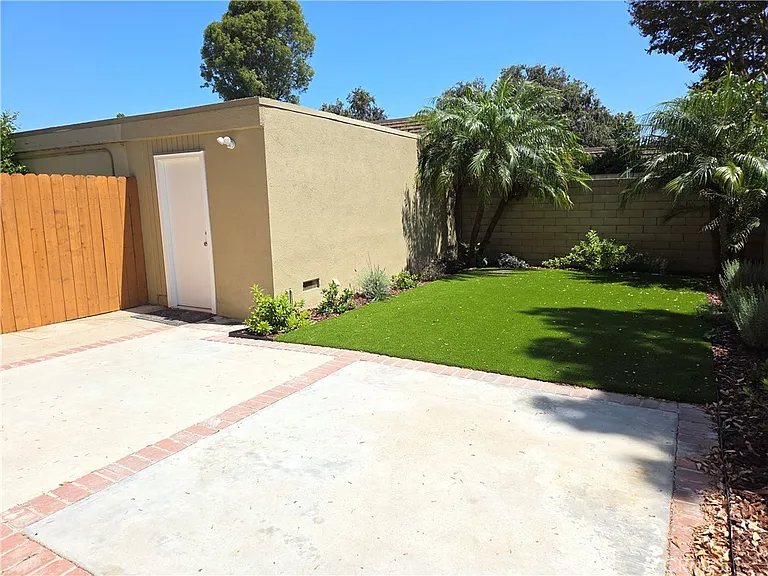 18229 Olympic Ct — Photo 20