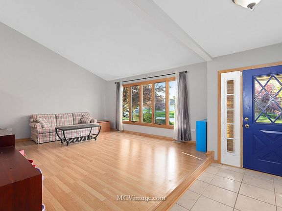 3rd image of 9235 Maplewood Ct