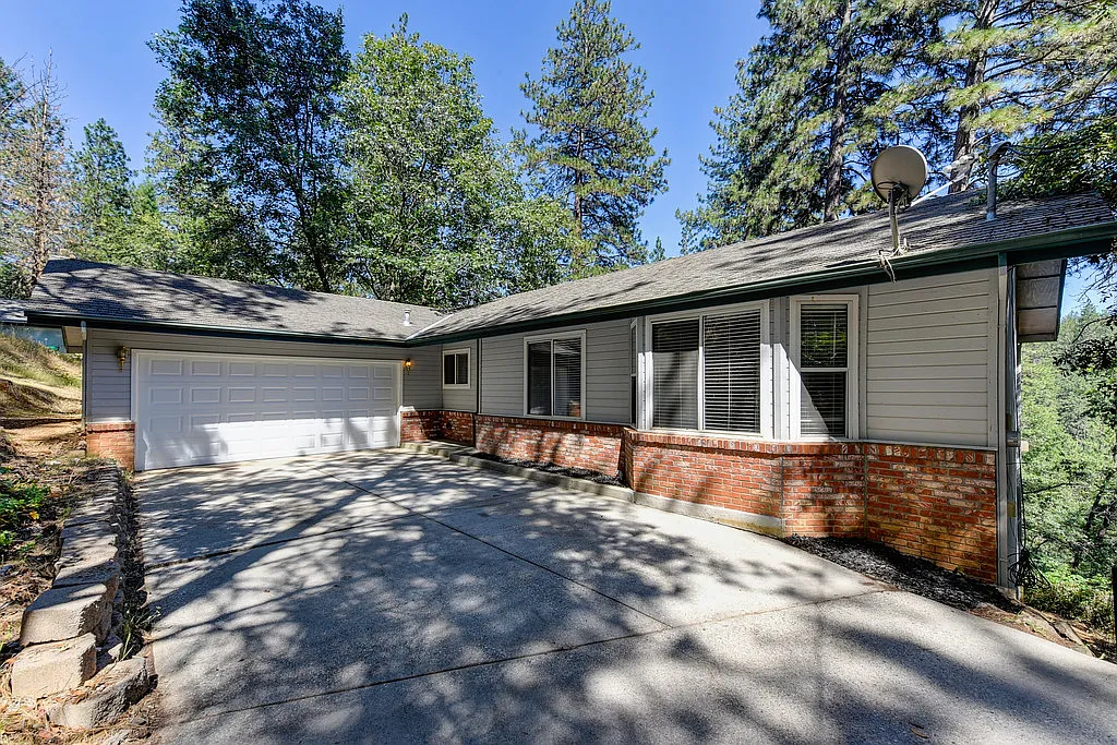 3 bed, 1439 sqft, $2,850 — Photo 1