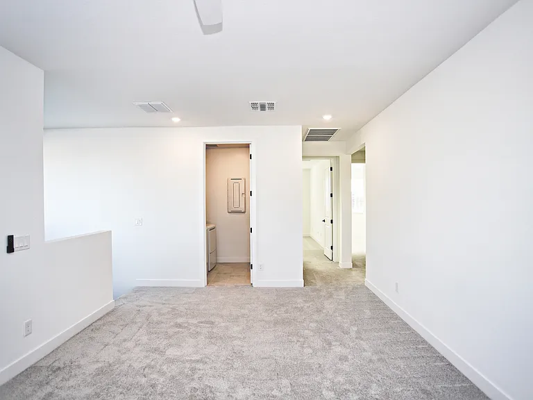 745 W Sparrow Dr — Photo 10