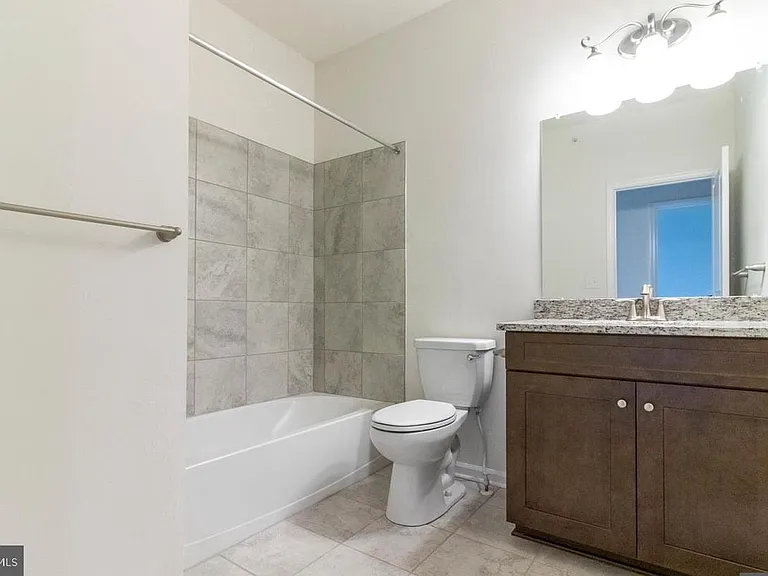 128 Golden Vale Dr — Photo 14