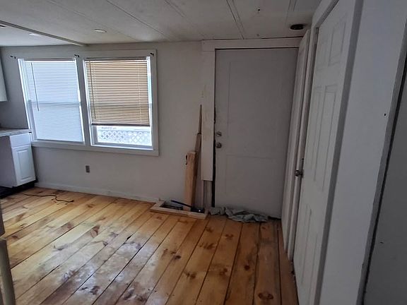 3rd image of 245 Cheshire Rd Trlr 51