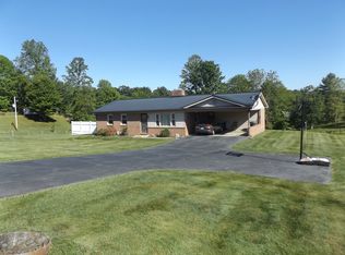 1517 Cranberry Rd, Galax, VA 24333