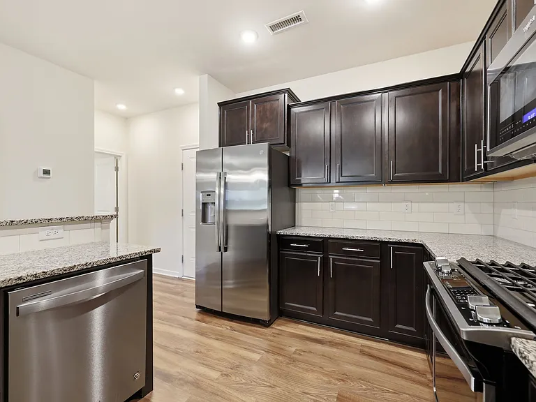 1417 Merrion Ave — Photo 13
