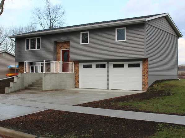 1202 Knollcrest Dr, Fort Dodge, IA 50501