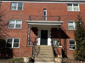 704 Chaney Dr, Takoma Park, MD