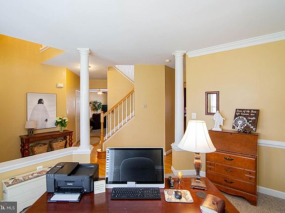 4th image of 950 Riverdale Cir