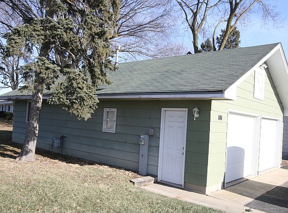 2nd image of 101 E Park St