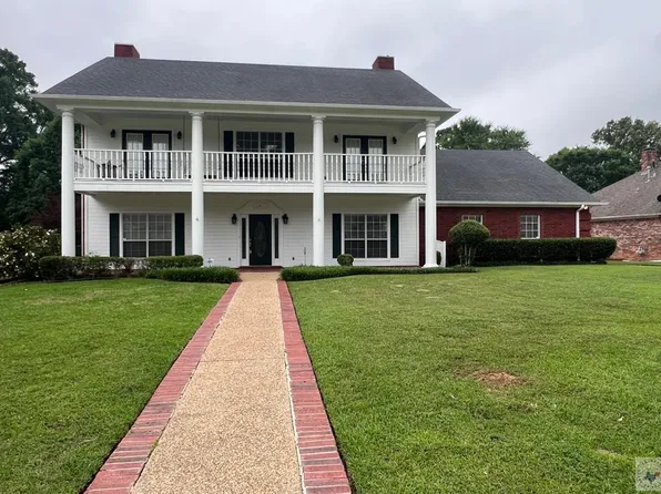 5906 Winchester Dr, Texarkana, TX 75503
