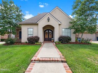 811 S Michot Dr, Lafayette, LA 70508