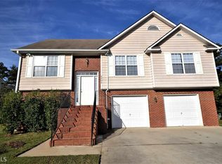 8202 Mustang Ln, Riverdale, GA 30274