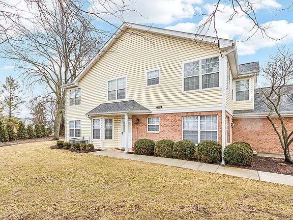 3rd image of 1419 Clybourne St #1419