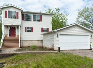 508 Spring Rd, Ingleside, IL 60041