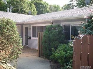 271 Storm Dr, Holtsville, NY 11742
