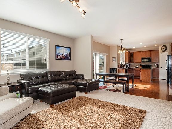 Open area perfect for entertaining.