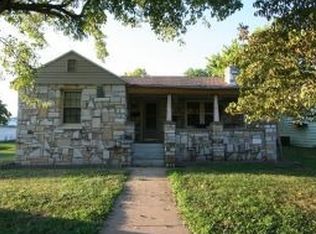 1117 Walnut St, Carthage, MO 64836