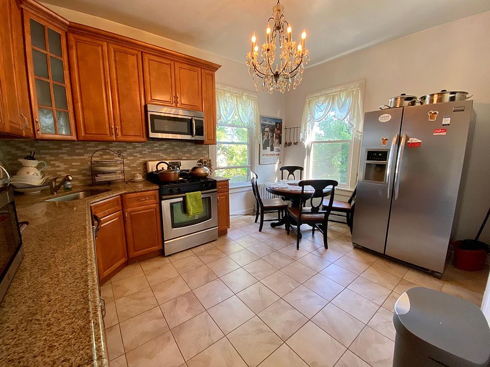 Spacious Kitchen