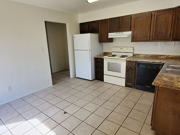 4th image of 3255 Villasur Dr #A