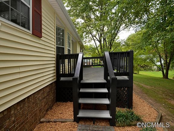 4th image of 440 E Sunshine Ln