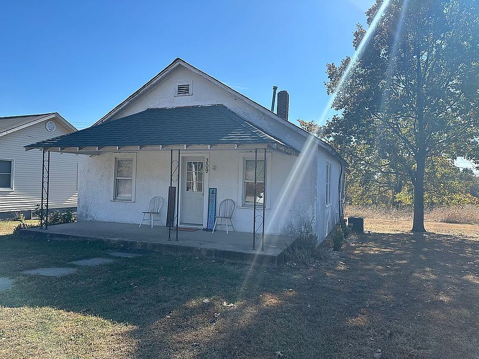 1st image of 309 E Main St