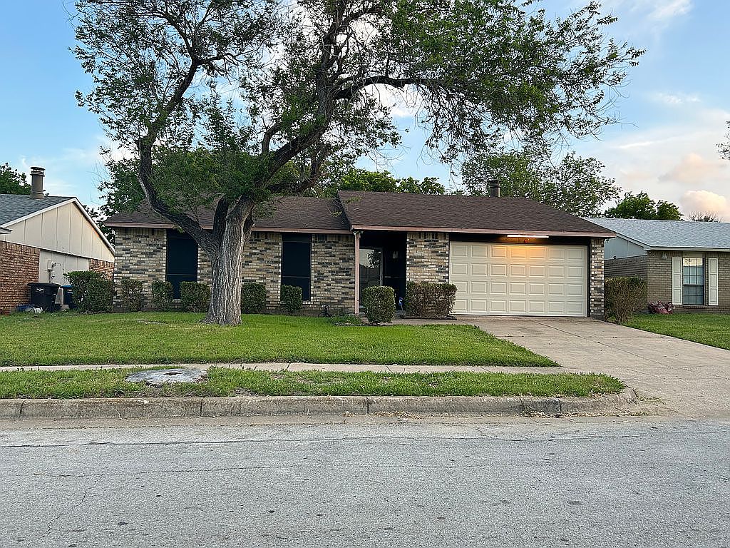6916 Sandstone Ct, Fort Worth, TX 76120 Zillow