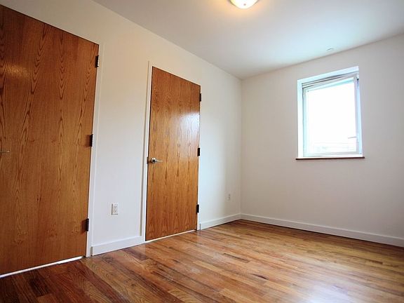 5th image of 212 E 14th St #5B