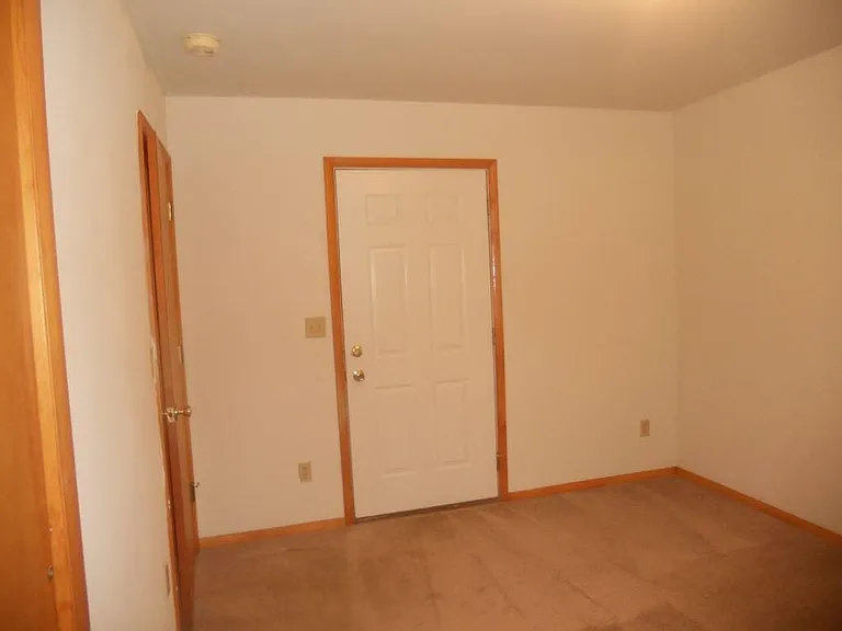 1239 E Miller Dr — Photo 6