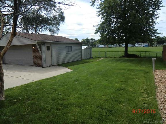 2nd image of 43329 Cambridge Dr