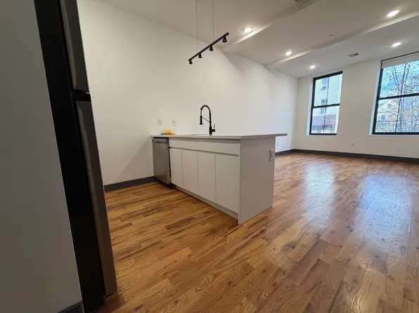 568 Communipaw Avenue image 3 of 25