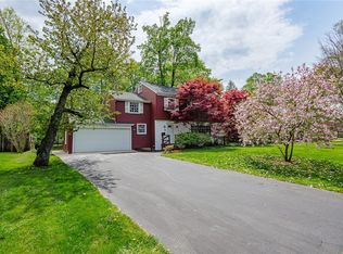 211 Windemere Rd, Rochester, NY 14610
