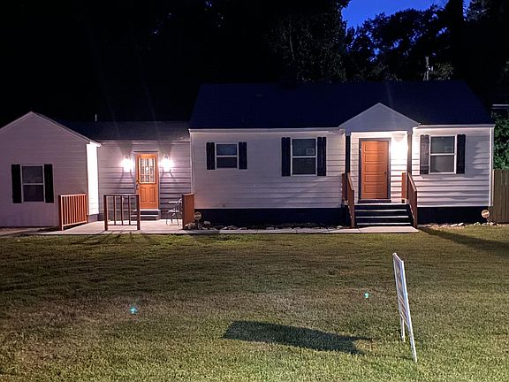 4th image of 4025 E Whitehaven Park Cir