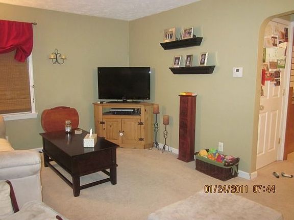 4th image of 285 E 328th St