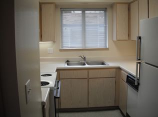 594 Van Wey Cir APT 4, Eagle Point, OR 97524