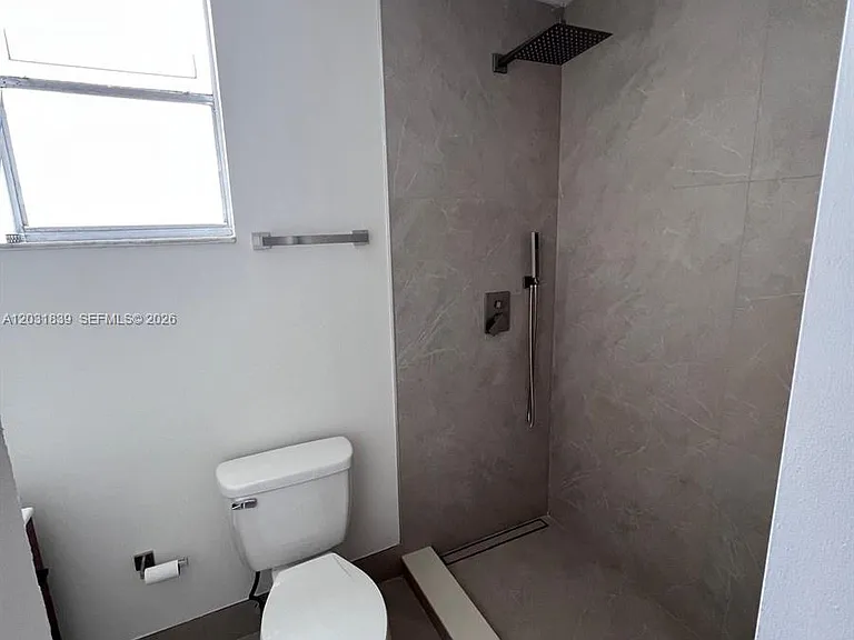 1074 W 38th St #32 — Photo 10