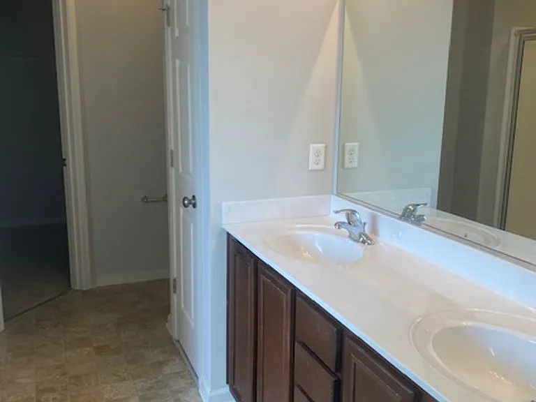 203 Linfoot Ct — Photo 36