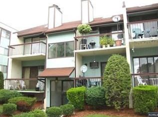 202 W Ridge Mews, Wood Ridge, NJ 07075