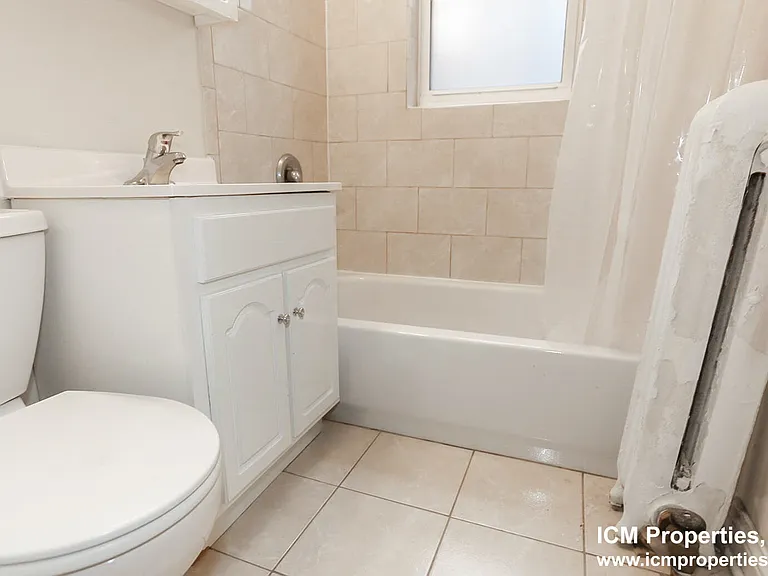 522 W Cornelia Ave #1 — Photo 6