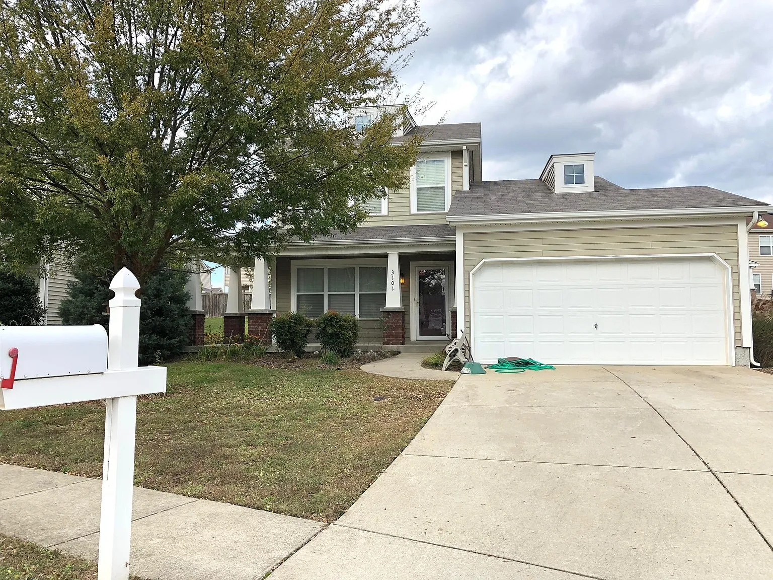 3 bed, 2.5 bath, 1483 sqft, $2,300 — Photo 1