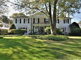 35 Lyman Cir, Shaker Heights, OH