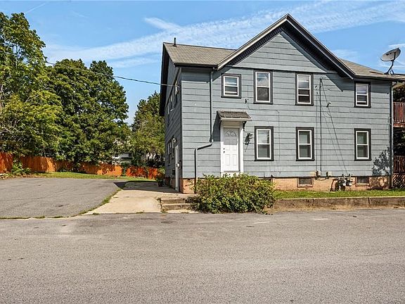 3rd image of 117 Chestnut St