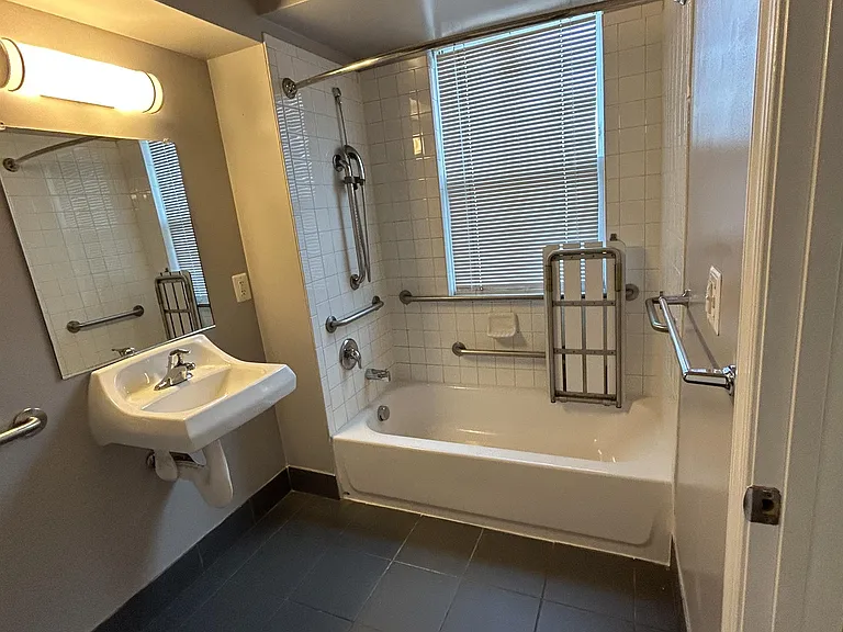 6234 Clay St NE — Photo 9