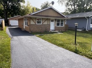 19451 W Hoag Ct, Mundelein, IL 60060