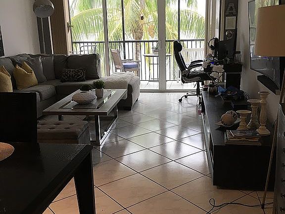 3rd image of 1075 NE Miami Gardens Dr APT 205