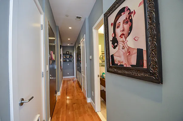 Sold by Brick&Mortar | media 27