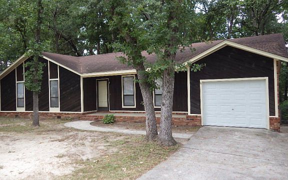 2nd image of 3917 Creekwood Ln