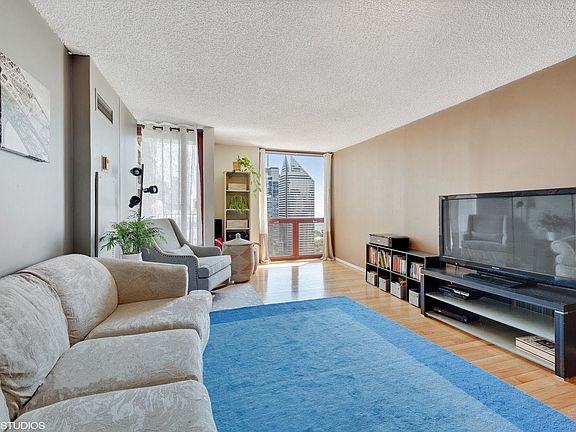 2nd image of 200 N Dearborn St Unit 3505