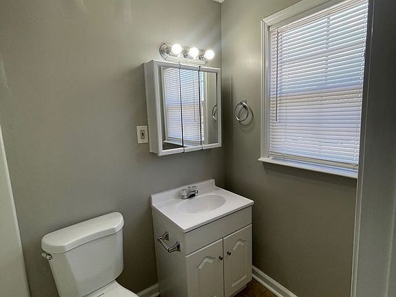 5th image of 1590 Martha Ct #5