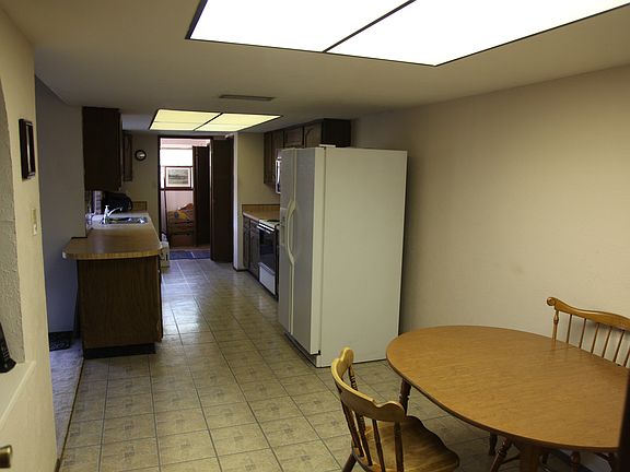4th image of 205 Park Meadow Way