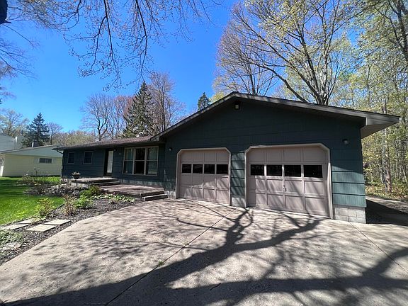3rd image of 3204 Sherman Park Dr