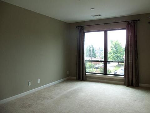 5th image of 411-307 W Washington St